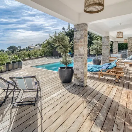 Villa 4 Etoiles Vue Mer Piscine *